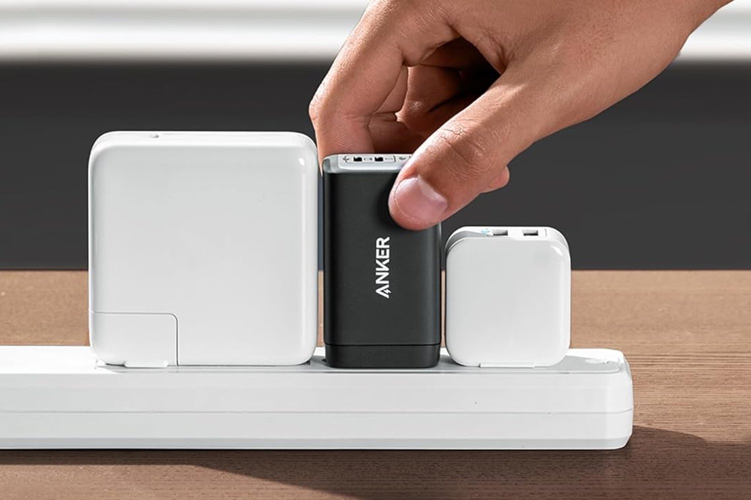 앙커 나노 65W USB-C 충전기: 50% 할인! 콘센트 전쟁 끝!